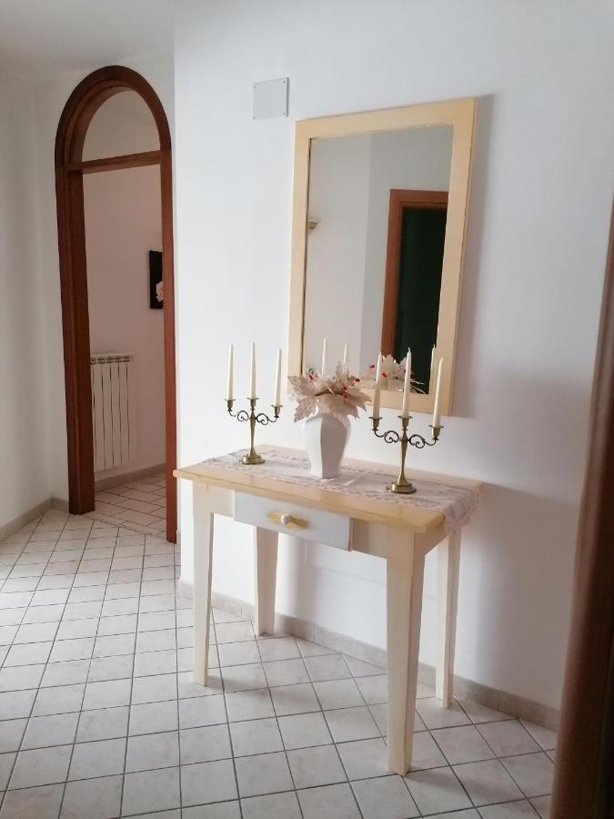 La Casa Del Gelso Fiorito Apartman Eboli Kültér fotó