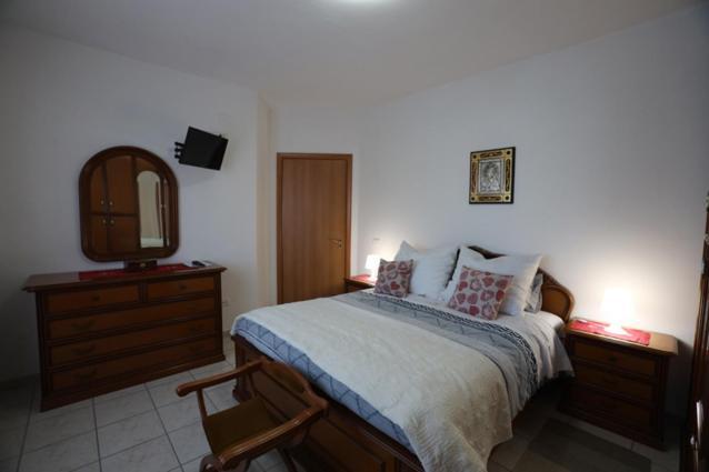 La Casa Del Gelso Fiorito Apartman Eboli Kültér fotó